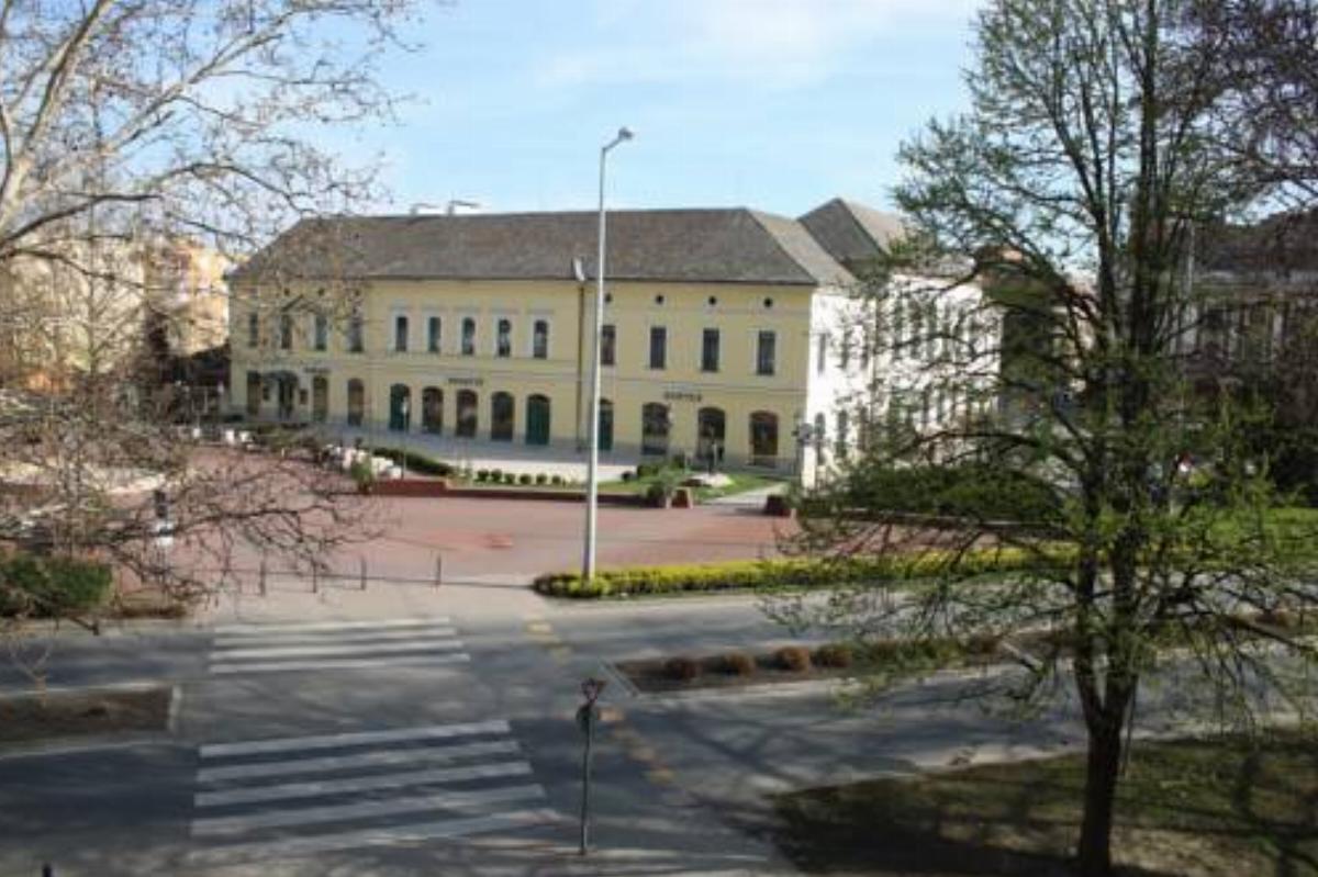 Main Square Apartment Hotel Makó Hungary
