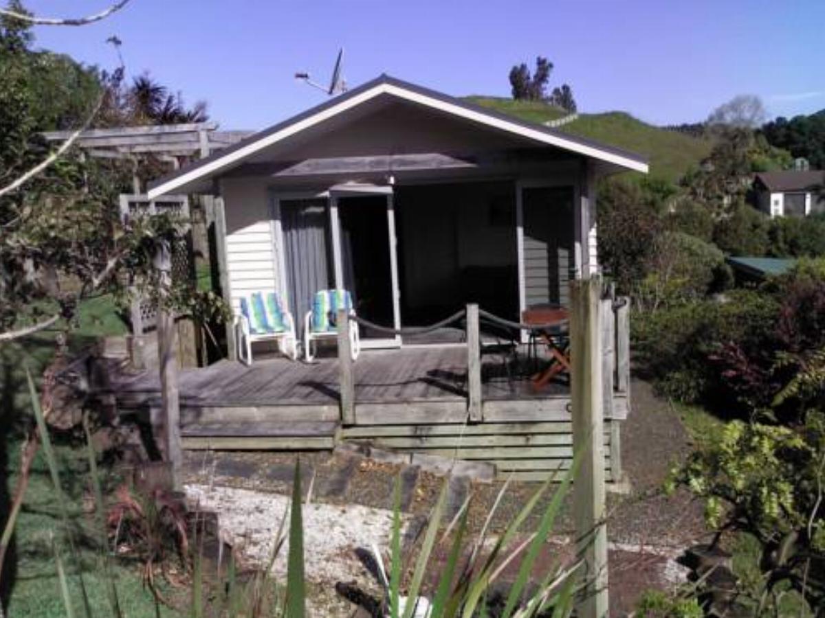 Mandhari Bed and Breakfast Cottage Hotel Whangamata New Zealand