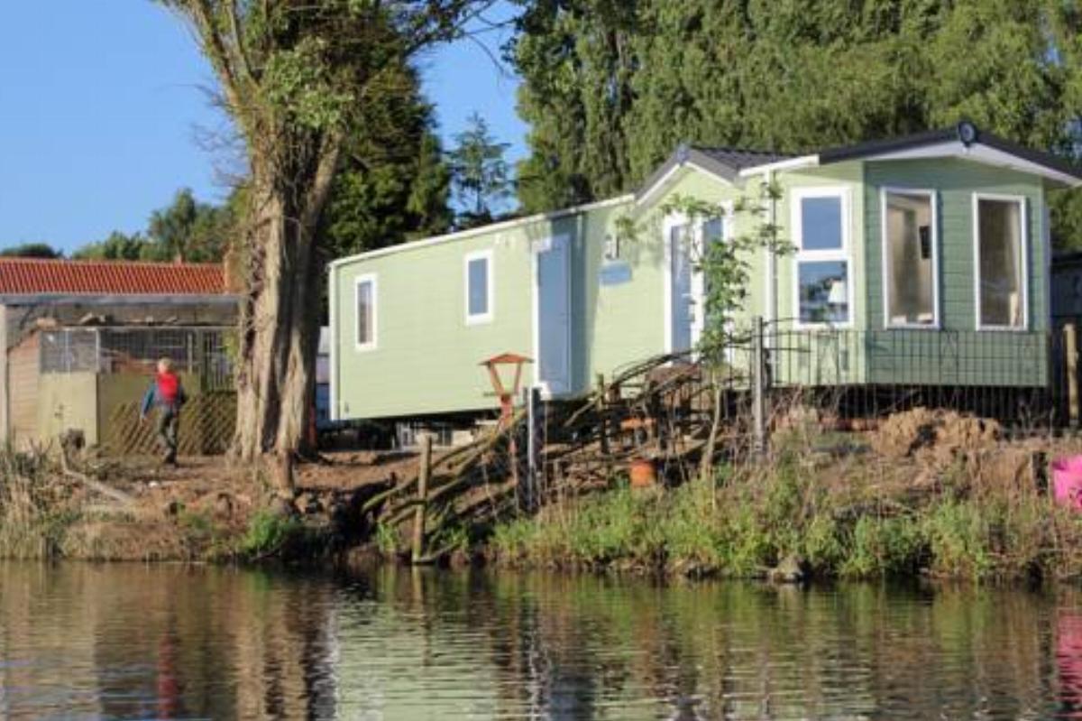 Marshlands Lakeside Nature Retreat Hotel Barton upon Humber United Kingdom