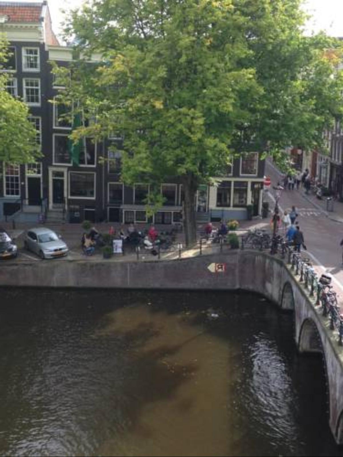 Miauw Suites, canal view city centre hotel Hotel Amsterdam Netherlands