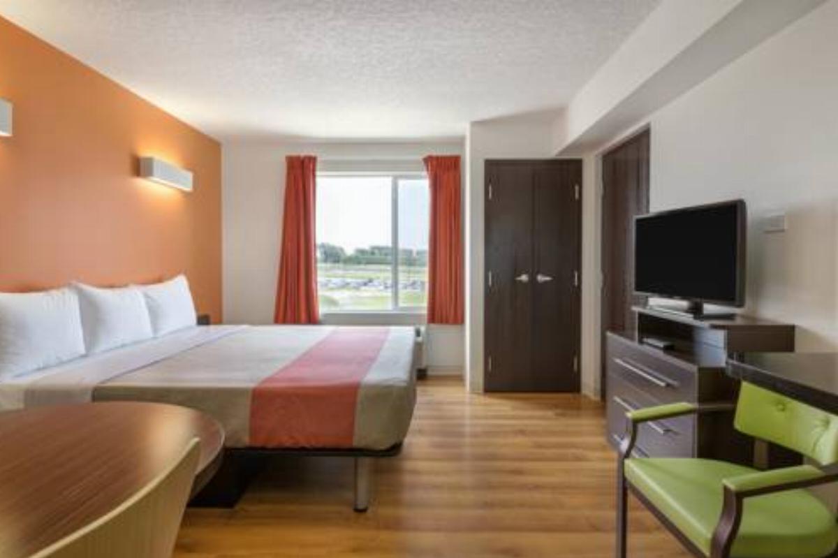 Motel 6 Airdrie Hotel Airdrie Canada