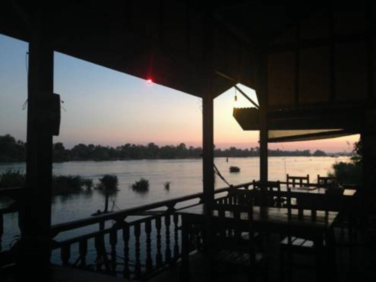 Mr Phao Riverview Bungalows Hotel Don Det Laos