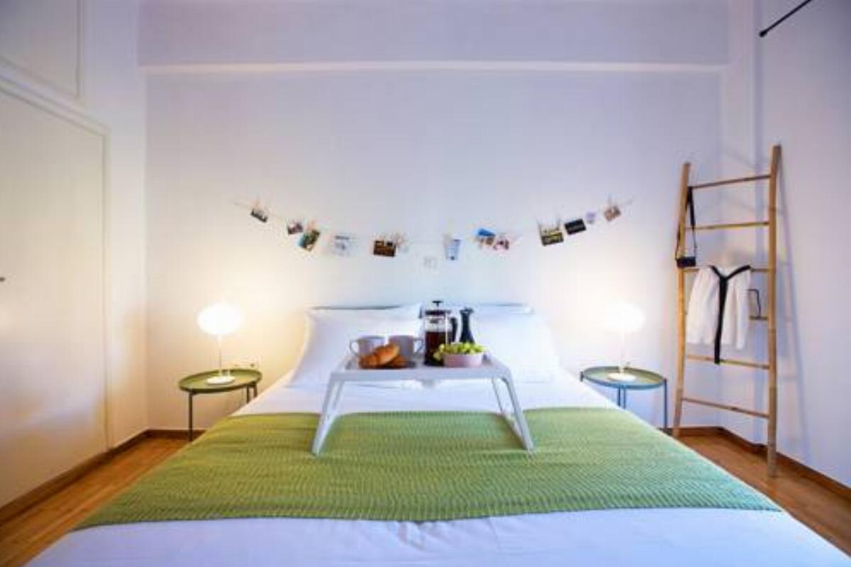 NEWLY RENOVATED MODERN APT, 4 STOPS TO ACROPOLIS Hotel Athens Greece
