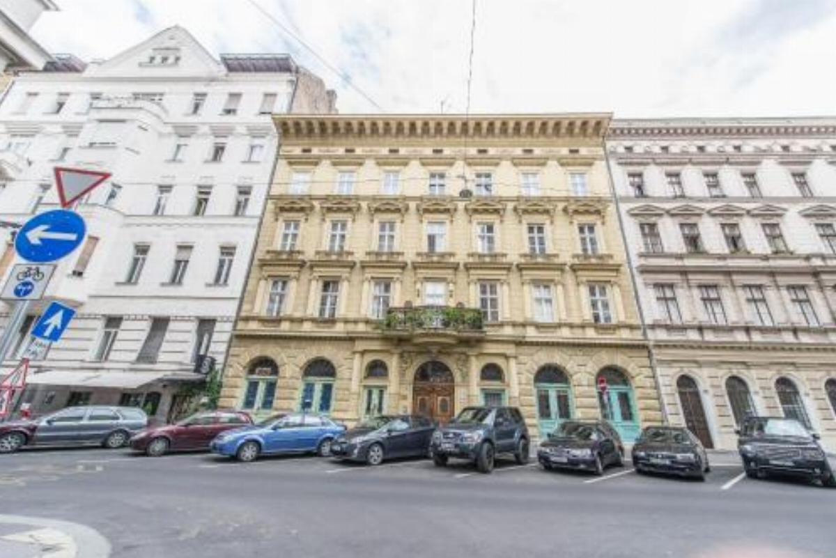 Oasis Apartments - Liberty Square Hotel Budapest Hungary