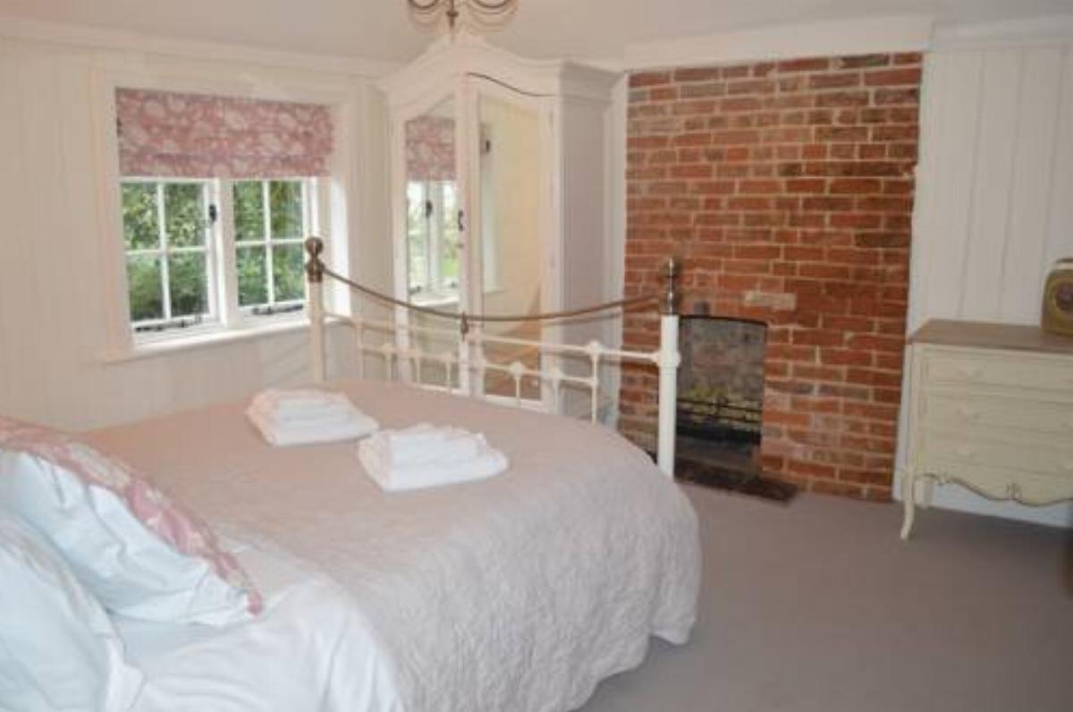 Oast Barn Cottage Hotel Faversham United Kingdom