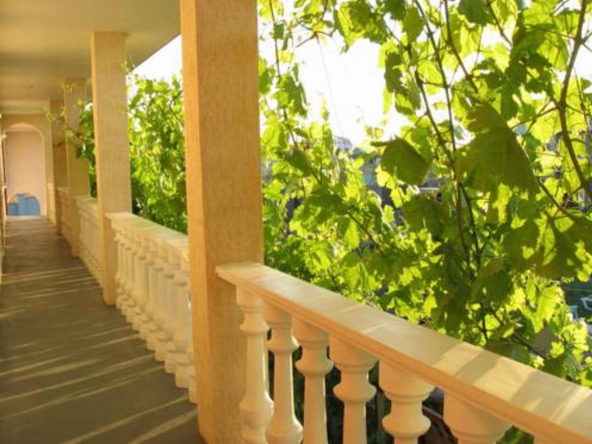 Oazis Guest House Hotel Beregovoye Crimea