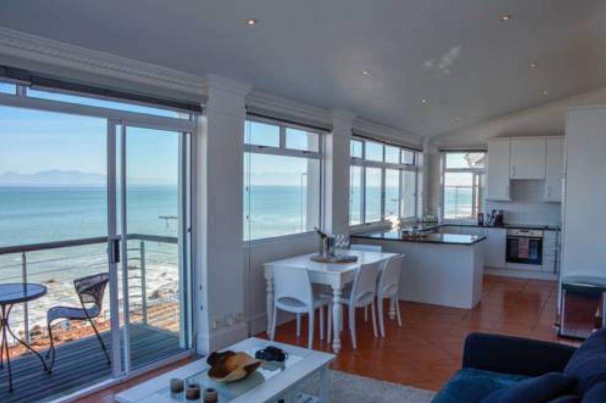 Oceanfront Penthouse Hotel Baileyʼs Cottage South Africa
