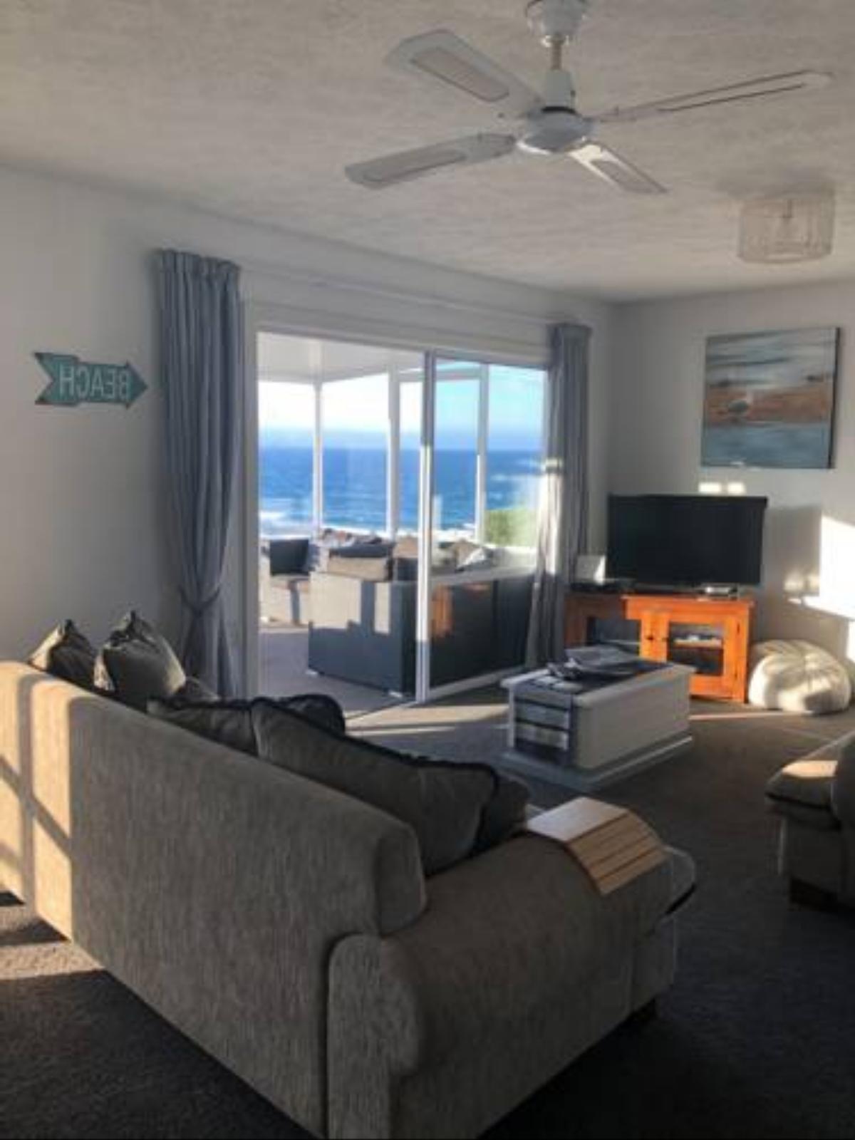 Oceanside Beach House Hotel Kaka Point New Zealand