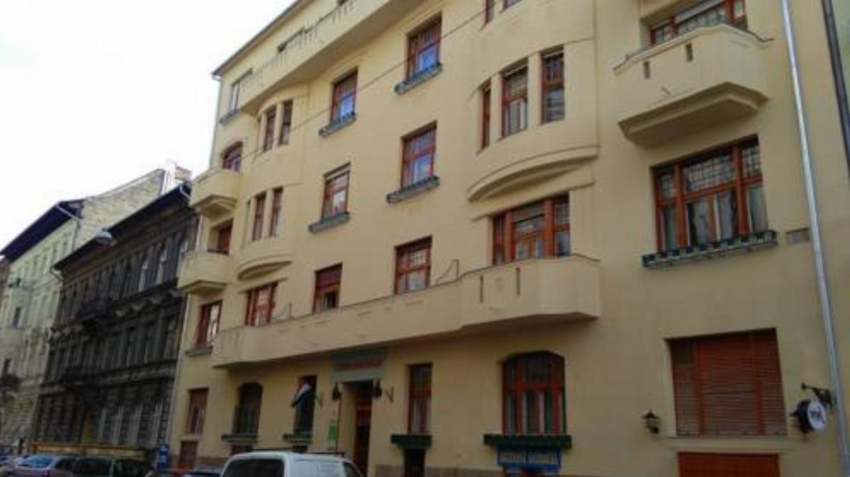 Oktogon 4+2 BDRM apartment Hotel Budapest Hungary