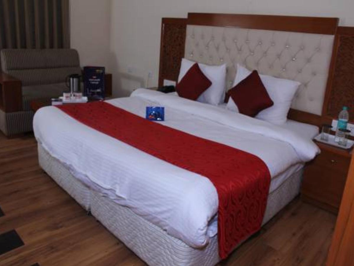 OYO Premium Mountain Vew Mashobra Hotel Shimla India