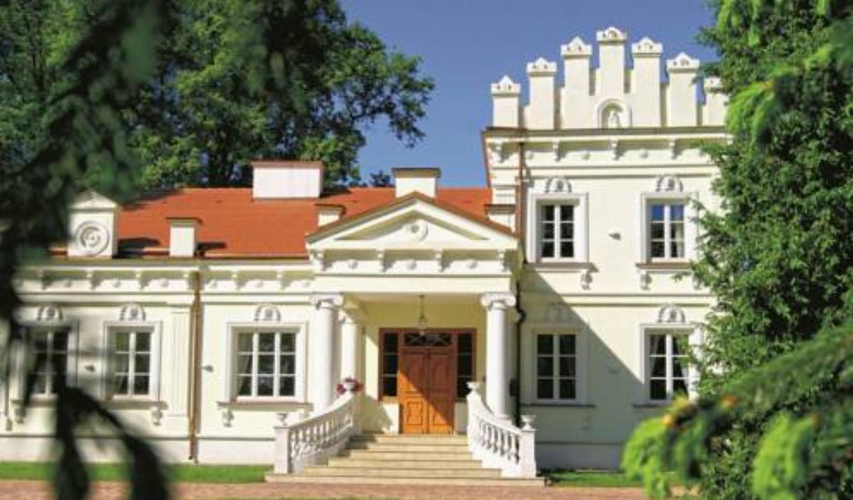 Pałac Żaków Hotel Siennica Poland