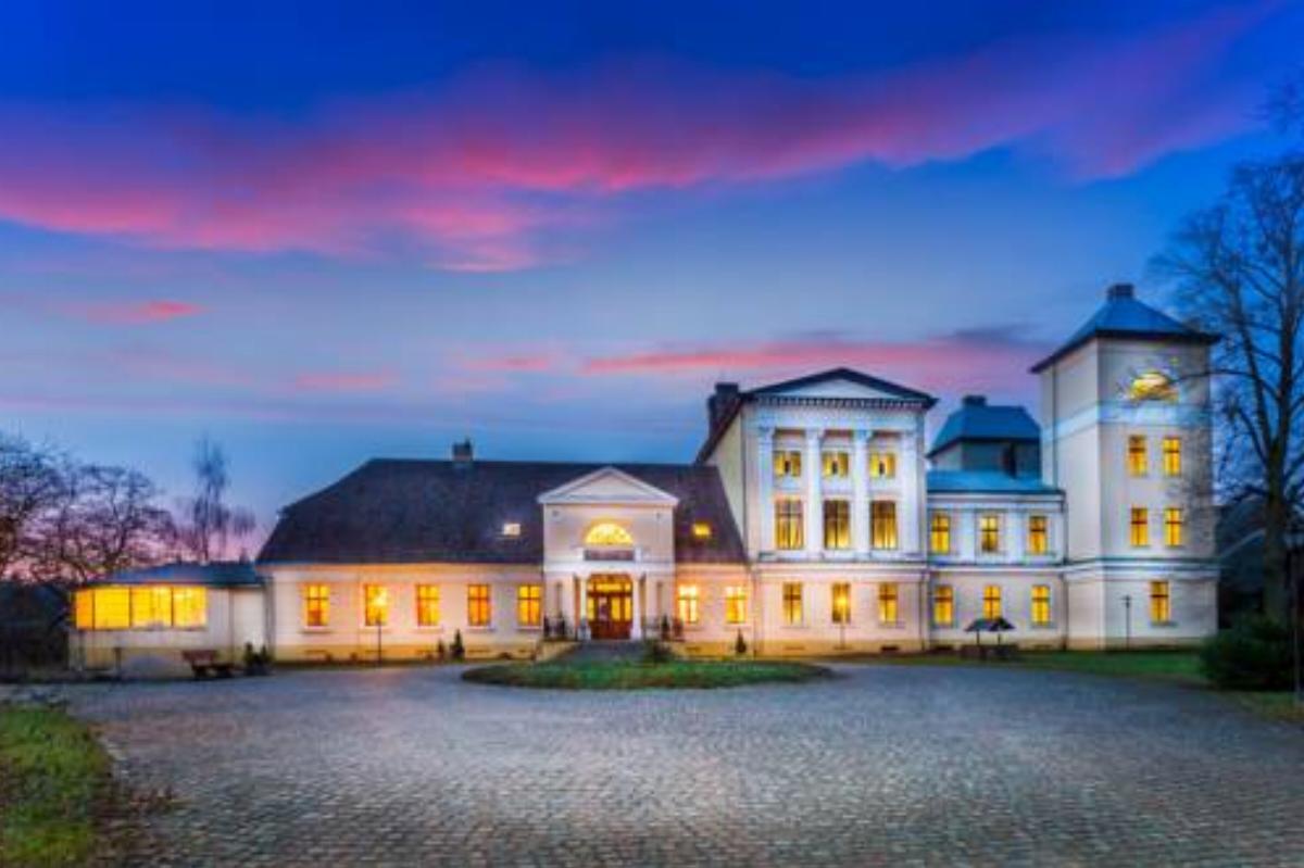 Pałac Jabłonowo Hotel Ujście Poland