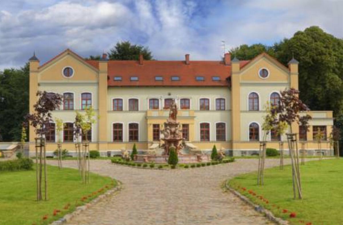 Pałac Słonowice Sp. z o.o. Hotel Brzeżno Poland