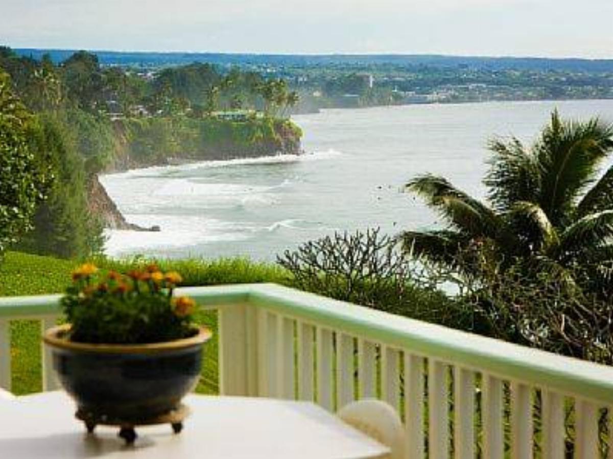 Peace of Paradise Oceanfront Hotel Hilo USA