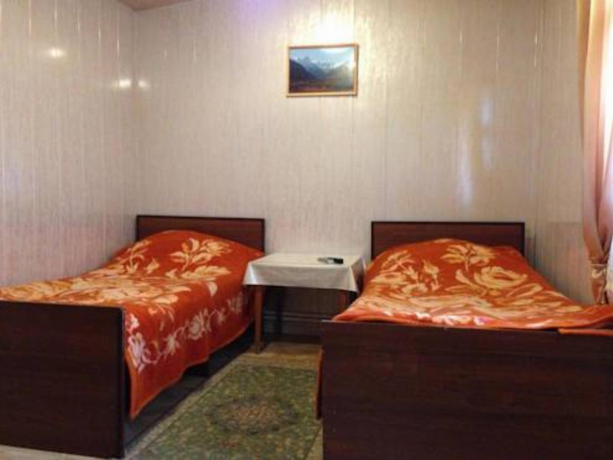 Pikhtovy Mys Guest House Hotel Dombay Russia
