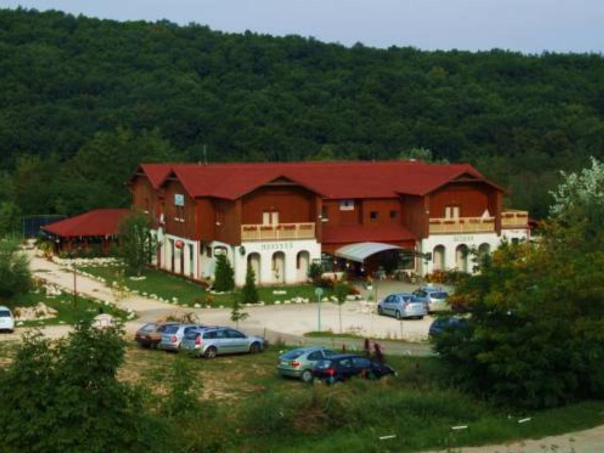 Pollushof Panzió és Étterem Hotel Csolnok Hungary