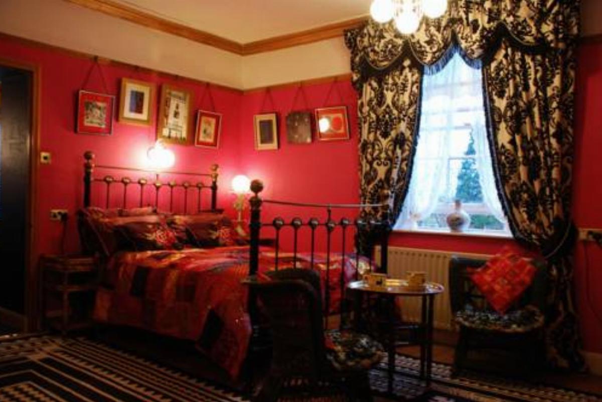 Priory House B&B And The Oriental Brewhouse Self Catering Accommodation Hotel Long Bennington United Kingdom