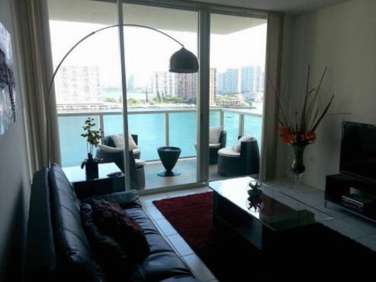 Private Corner Apartment with Water View Hotel Sunny Isles Beach USA