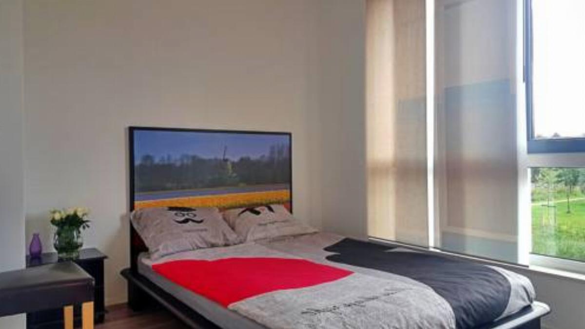 Private&comfortable room in ideal location Hotel Hooglanderveen Netherlands