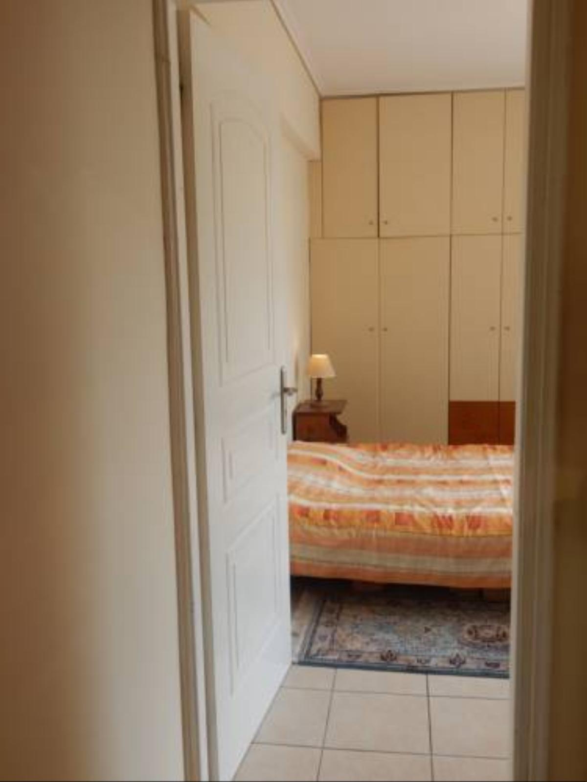 Quiet apt in one of the most safest areas of Ath Hotel Athens Greece