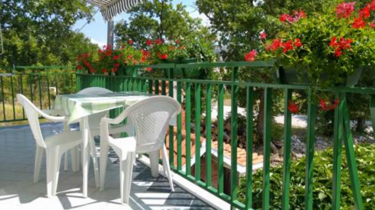 Relax family house Jure with pool and grill Hotel Dubrava Croatia