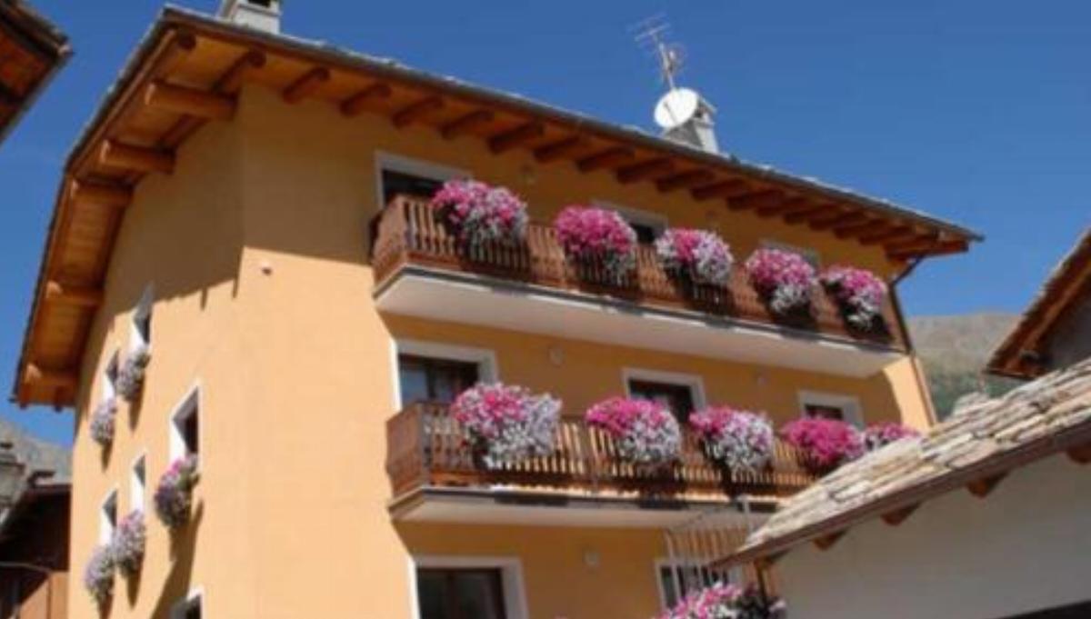 Residence Au Vieux Grenier Hotel Cogne Italy