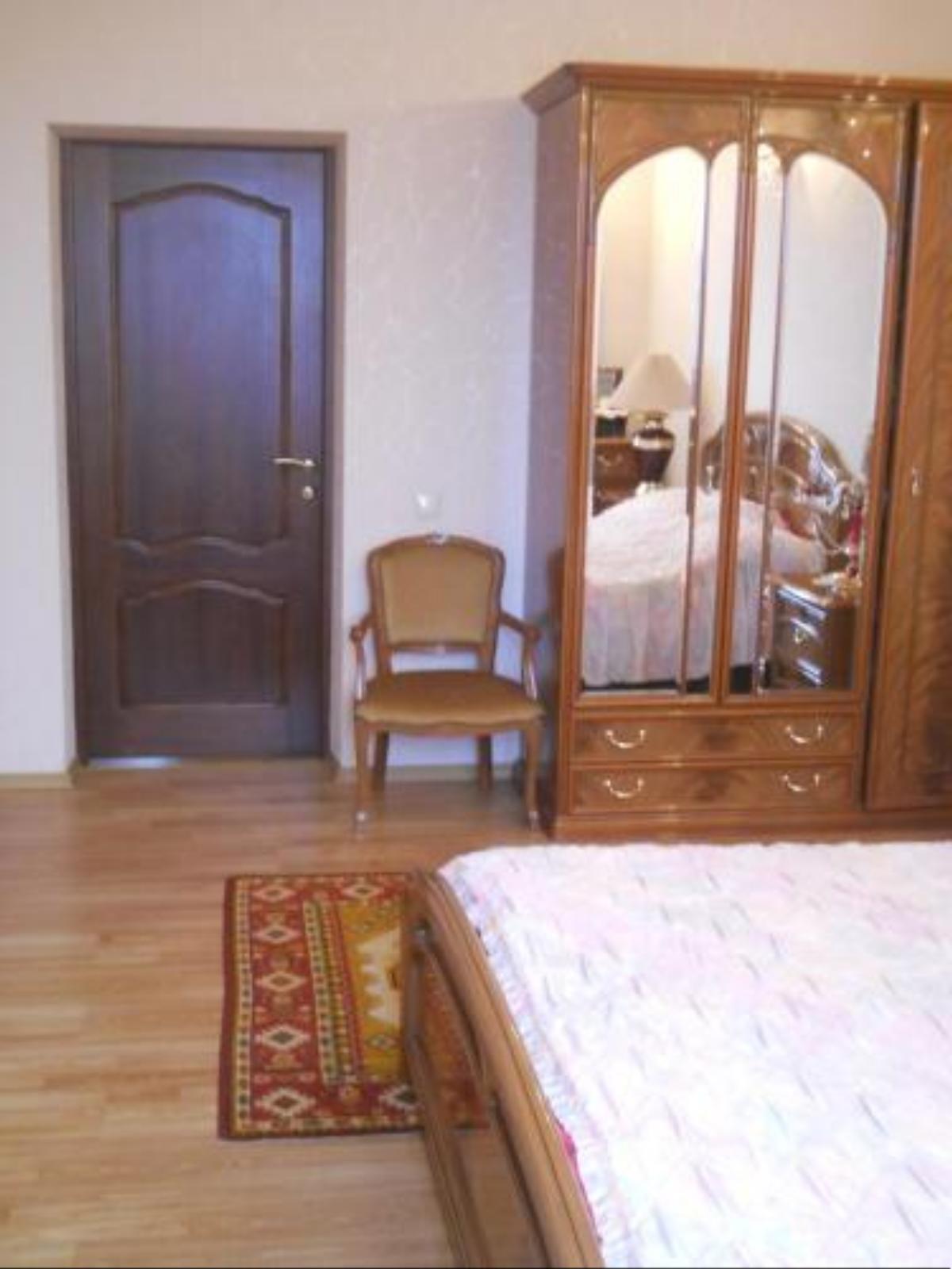 Room on Ulitsa Stanislavskogo 14 Hotel Bataisk Russia