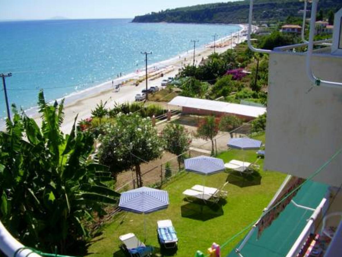 Rosa's ·Beach Studios· Hotel Lourdhata Greece