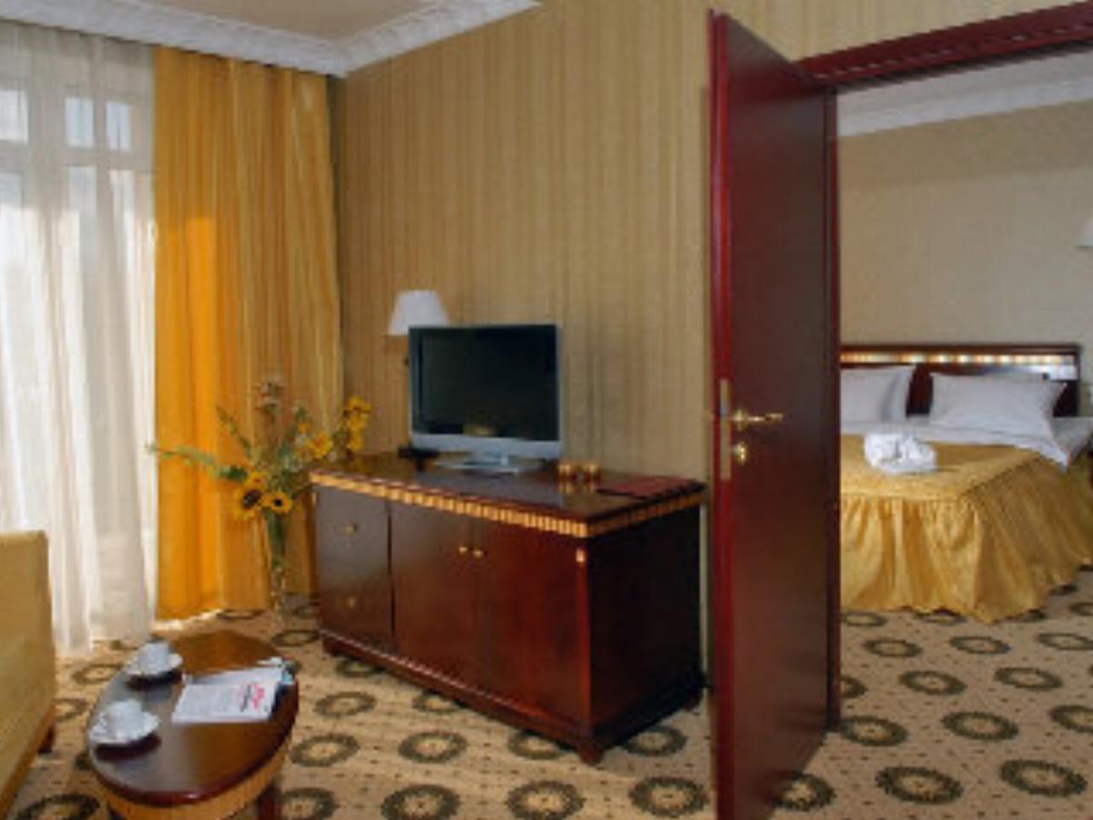 Royal Hotels and SPA Resorts Promenad Hotel Truskavets Ukraine