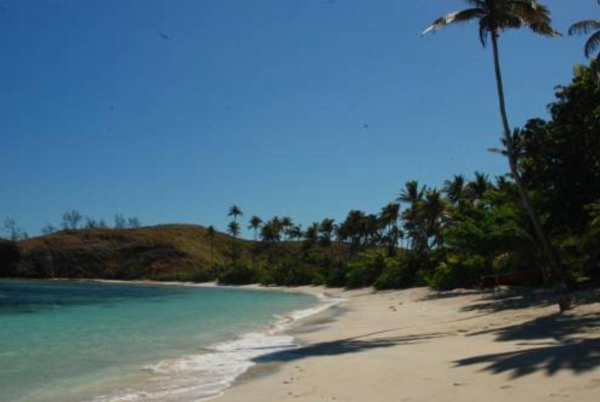 Safe Landing Beach Resort Hotel Naisisili Fiji