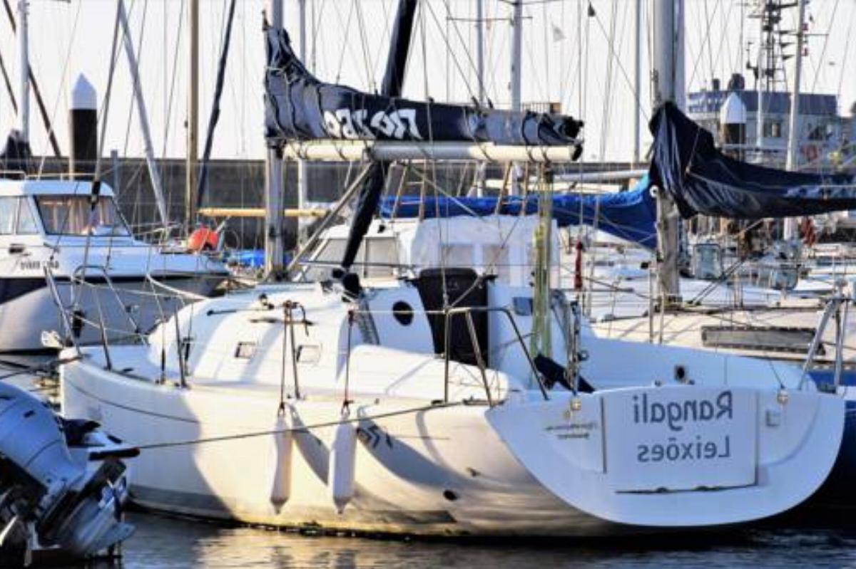 Sailing boat-Marina PORTO Atlântico-WIFI&Parking Hotel Leça da Palmeira Portugal
