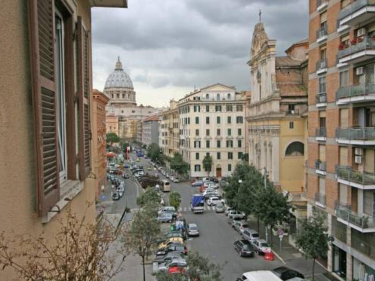 Saint Peter Station Apartments Hotel Roma Italy