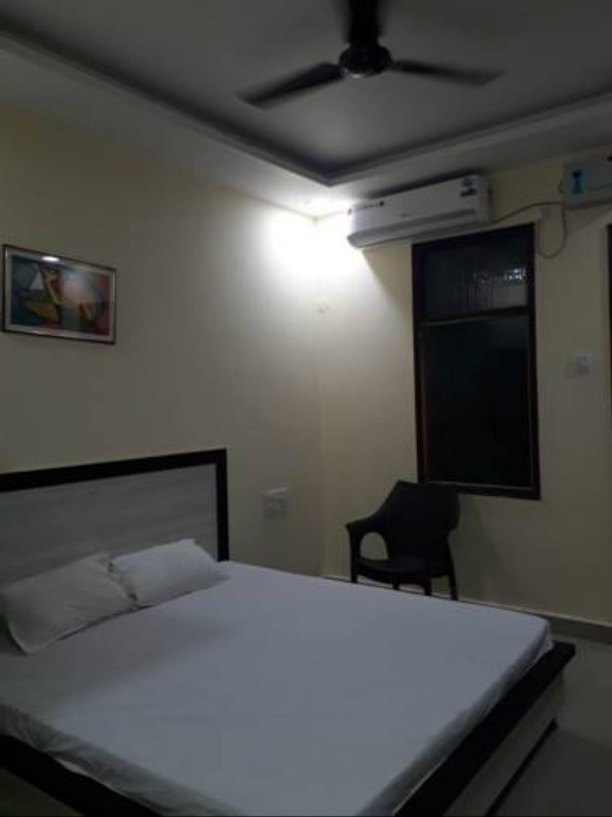 Samrat Rooms Hotel Bhairaun Ghāt India