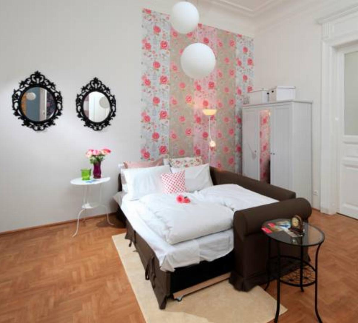 Sara'h Romantic Apartment Hotel Budapest Hungary