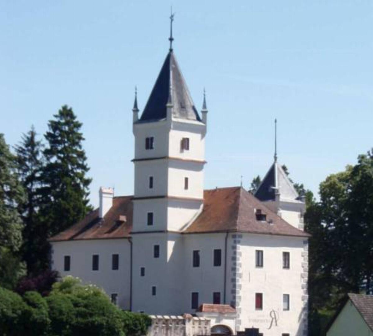 Schloss Rothenhof Hotel Emmersdorf an der Donau Austria