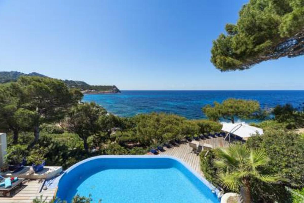 Sea Front Villa with access Mallorca 8 pers Hotel Capdepera Spain