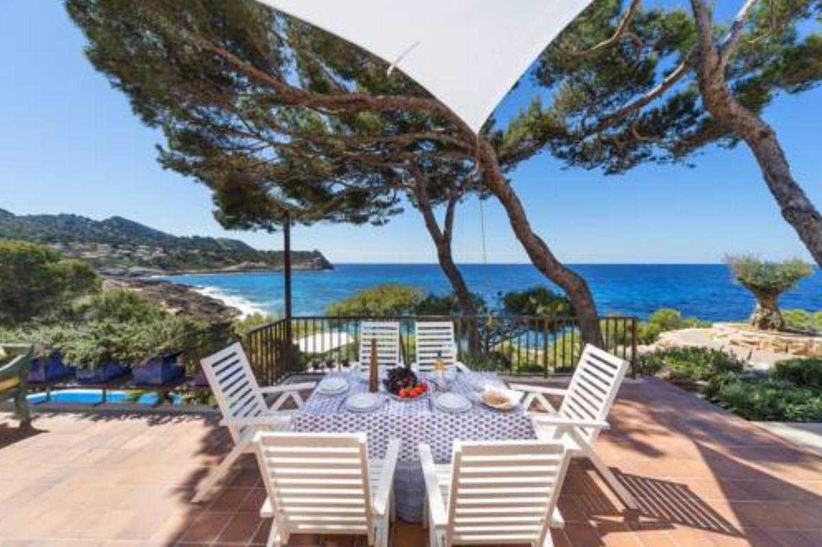 Sea Front Villa with access Mallorca 8 pers Hotel Capdepera Spain
