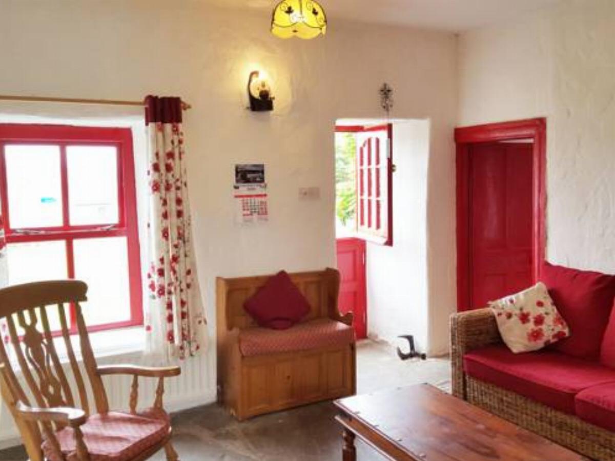 Self Catering Donegal - Teac Chondai Thatched Cottage Hotel Loughanure Ireland