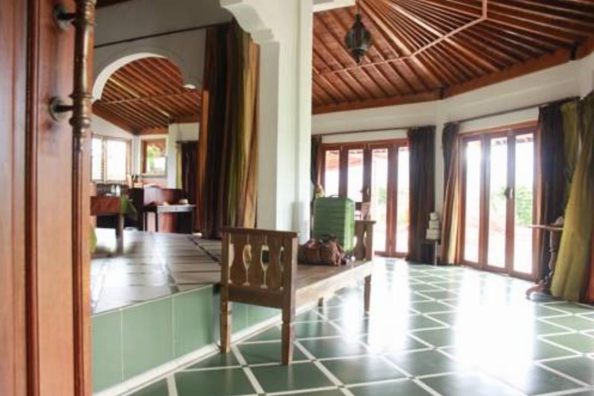 Shanty Country House Hotel Kubupenlokan Indonesia