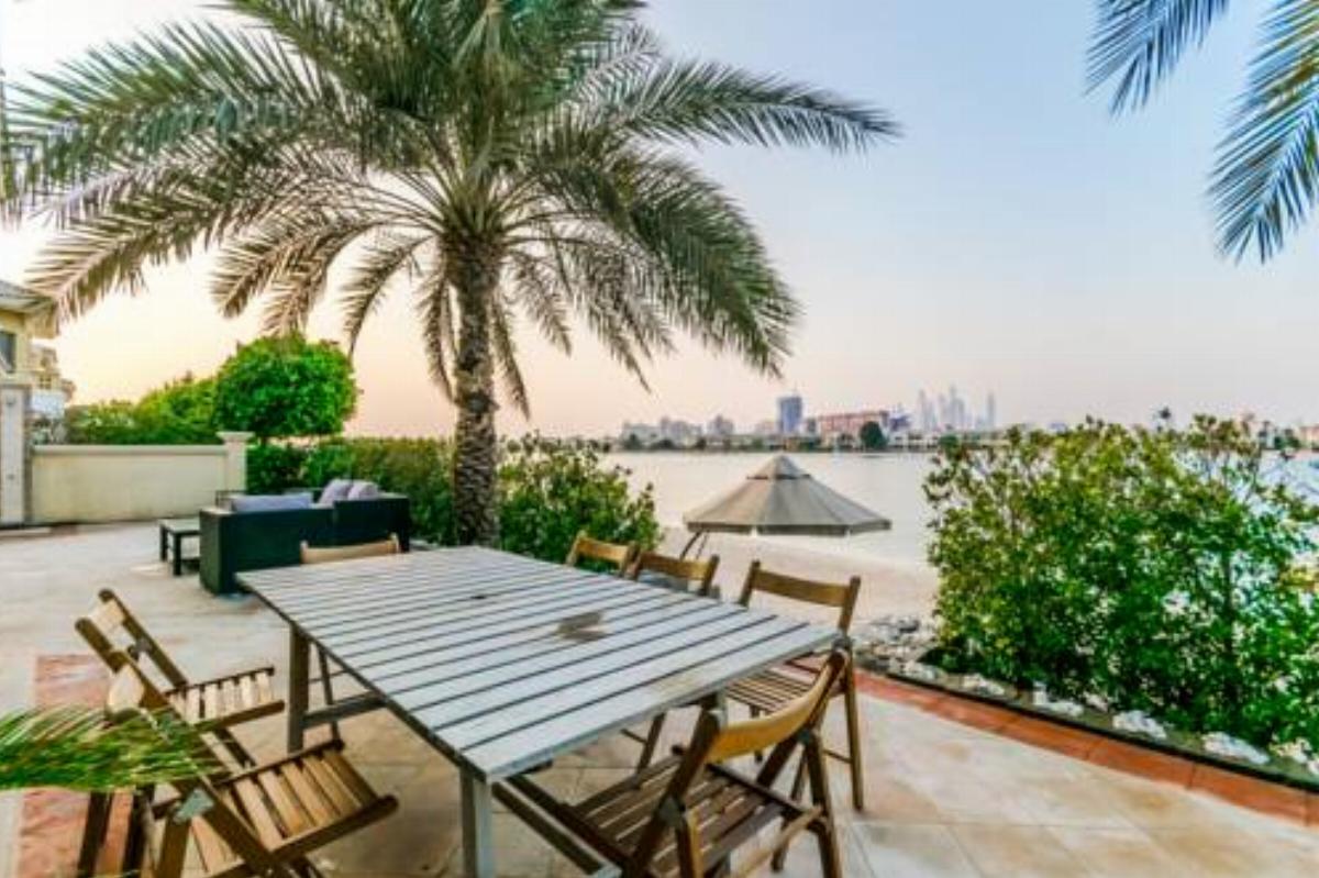 Signature Luxury Holidays - Burj Views Hotel Dubai United Arab Emirates