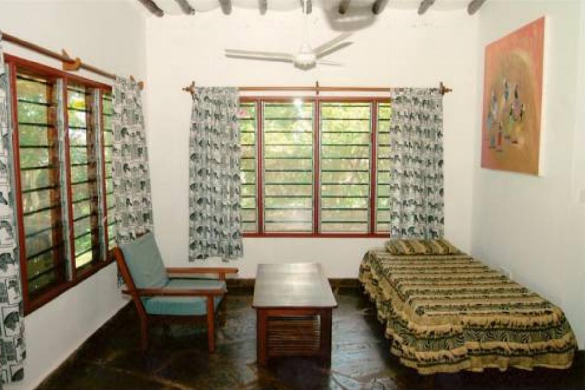 Simba & Oryx Cottages Hotel Galu Kenya