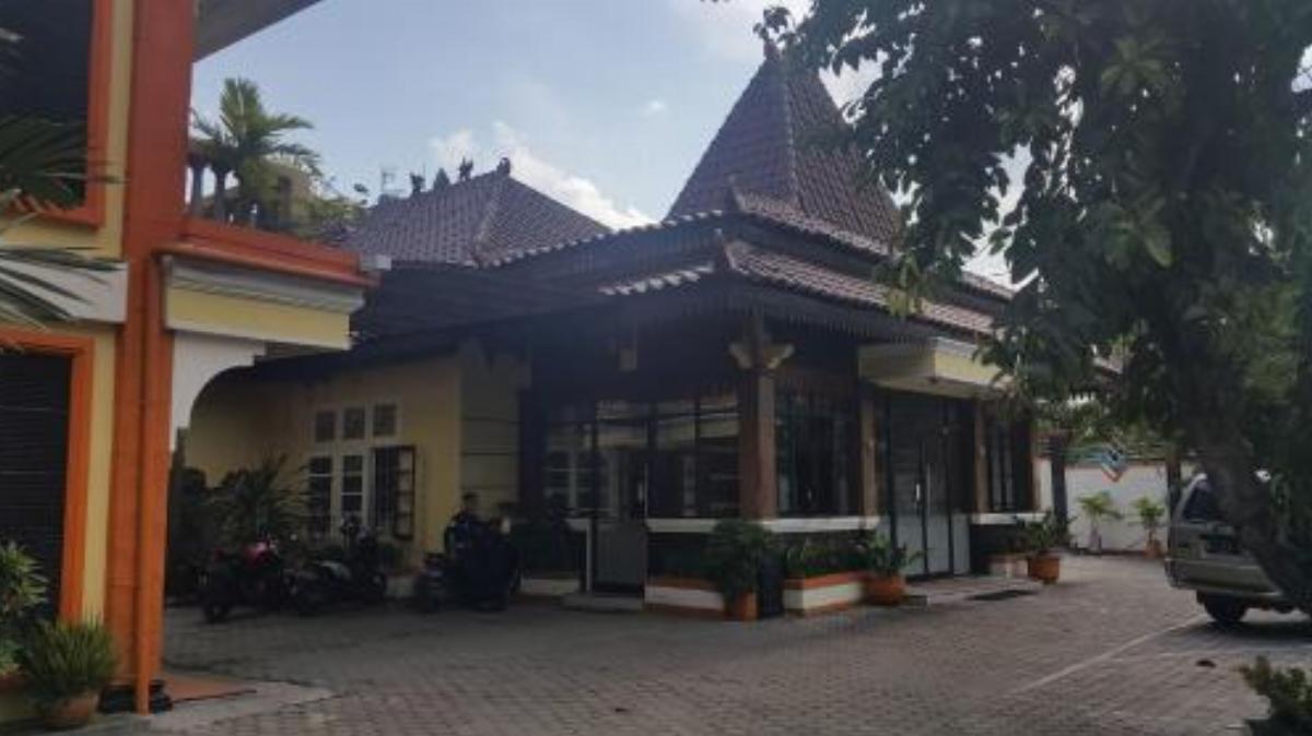 Simpang Tujuh Hotel Cepu Indonesia