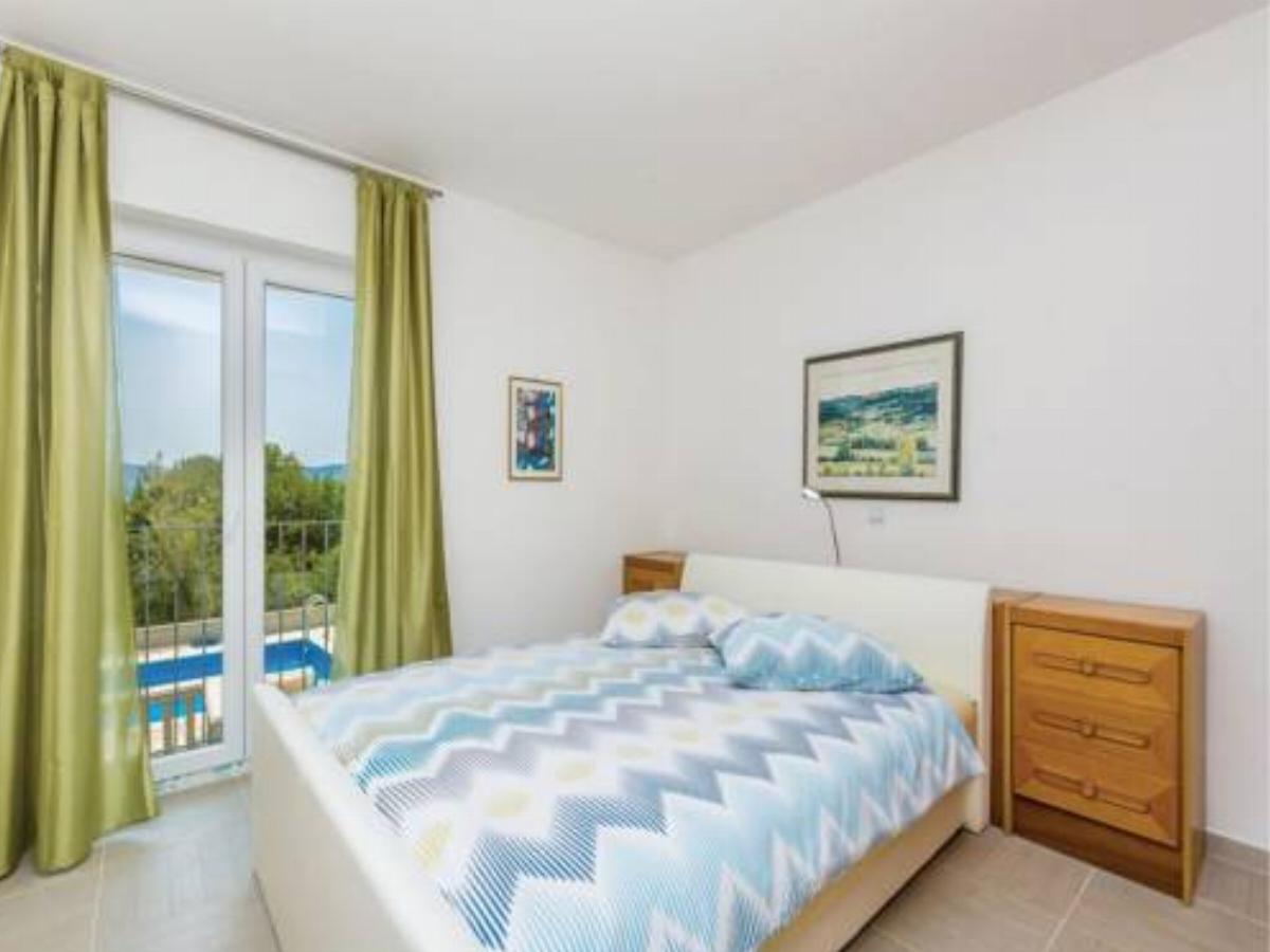 Six-Bedroom Holiday Home in Linardici Hotel Linardići Croatia