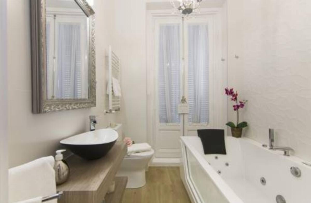 Sol luxury suites Hotel Madrid Spain
