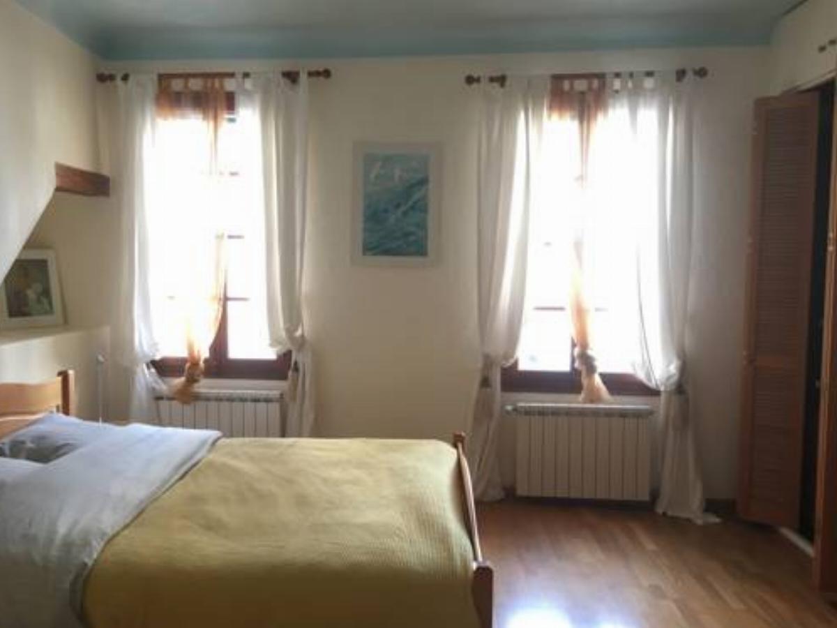 Spacious apartment with roof terrace in Arles Hotel Arles France