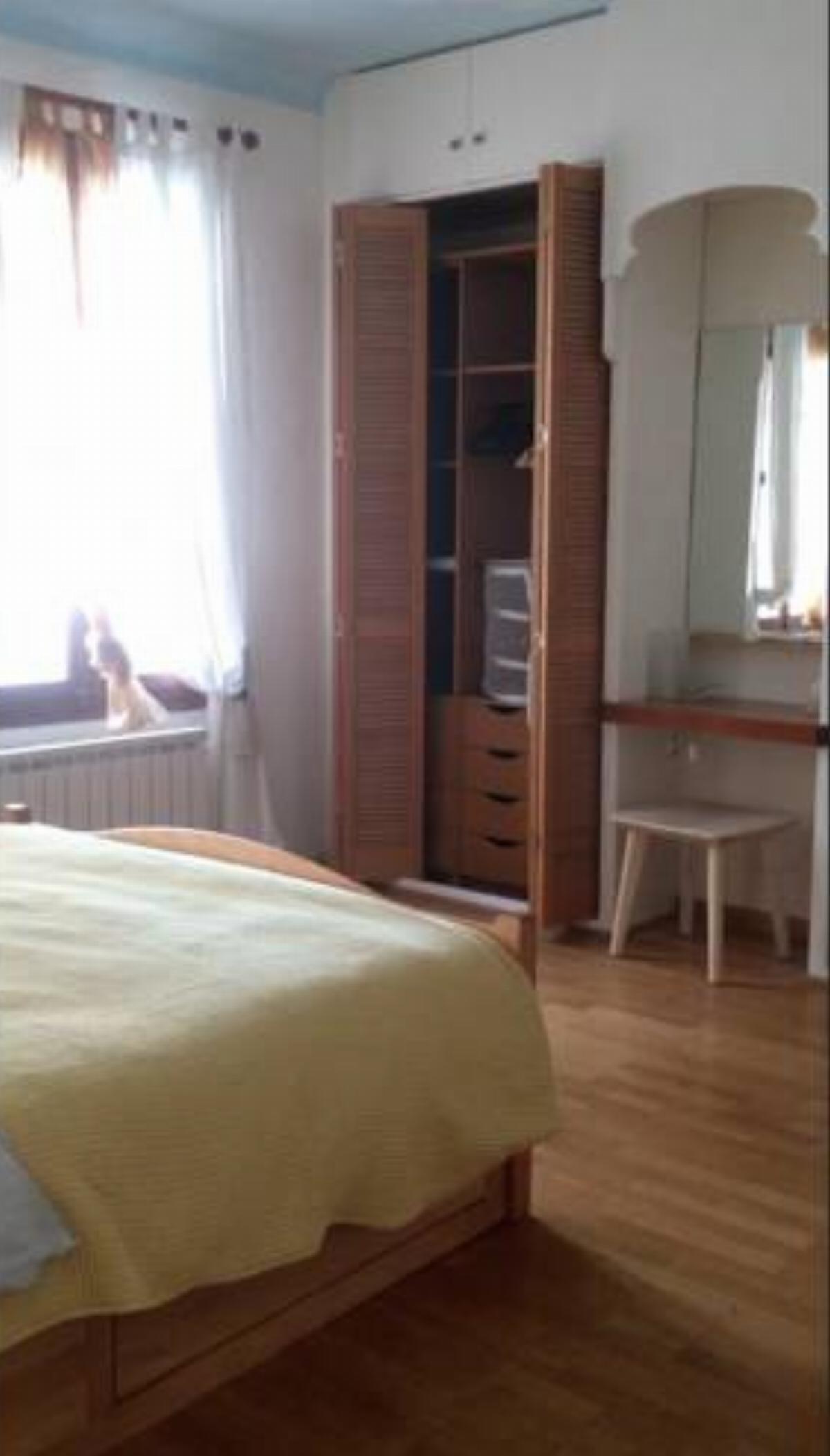 Spacious apartment with roof terrace in Arles Hotel Arles France