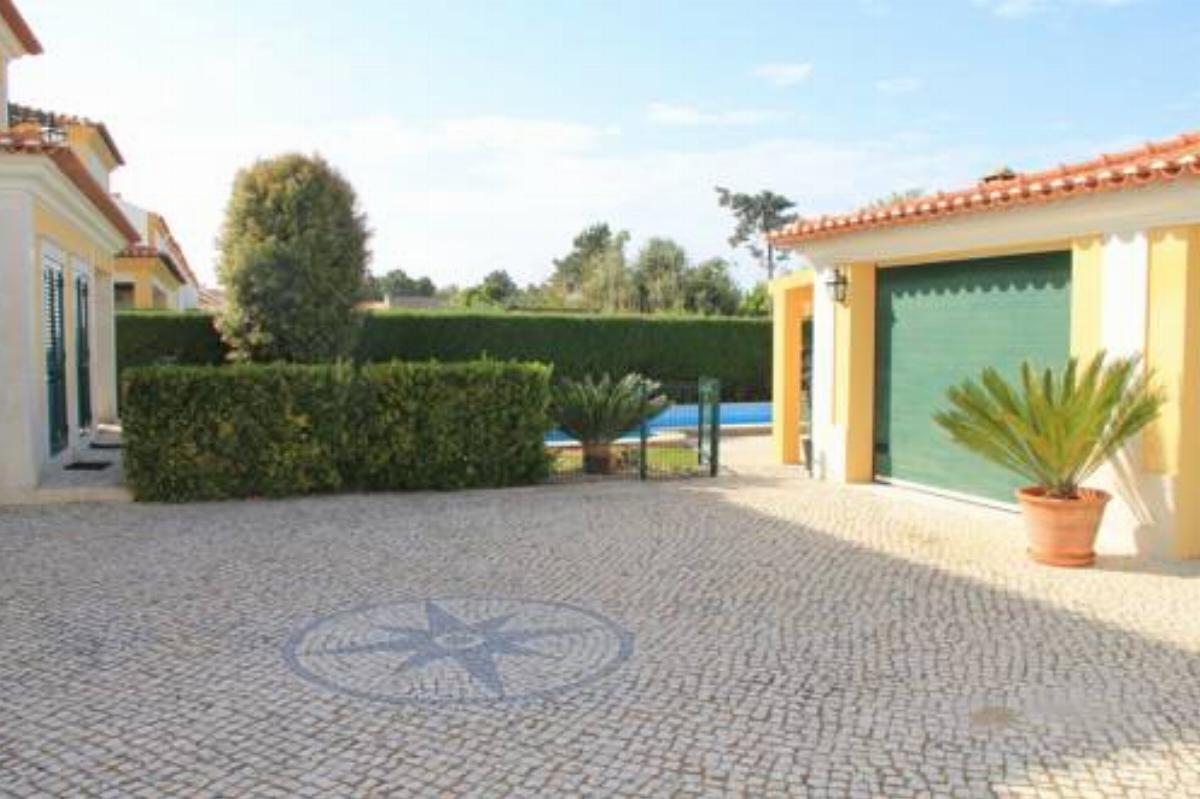 Spacious Villa in Azeitão (with private pool) Hotel Azeitao Portugal