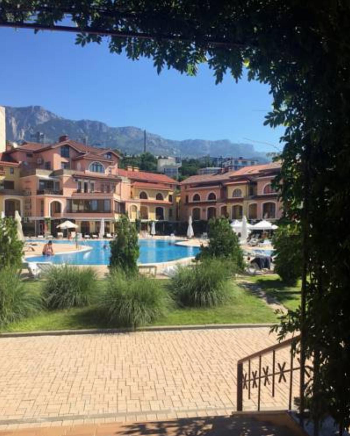 Spanish Village Apartments Hotel Alupka Crimea