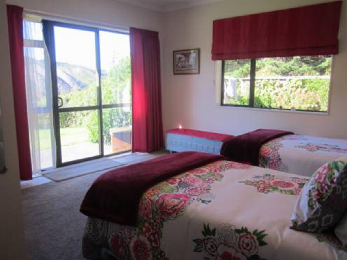 Spellbound Hotel Akatarawa New Zealand