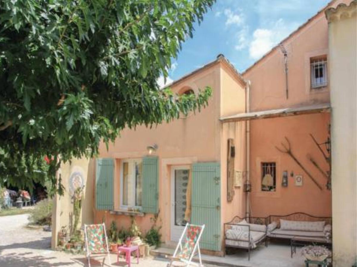 Studio Holiday Home in Caderousse Hotel Caderousse France